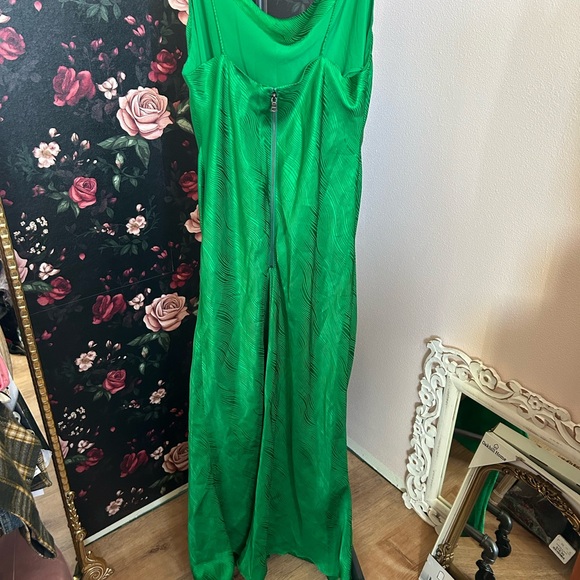 Alice + Olivia Emerald Green Satin Maxi Slip Dress - Picture 3 of 5